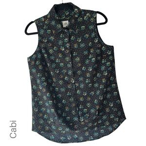 CABI | NWOT SLEEVELESS BUTTON FRONT TOP BLACK & BLUE MINI FLORAL PRINT | SMALL